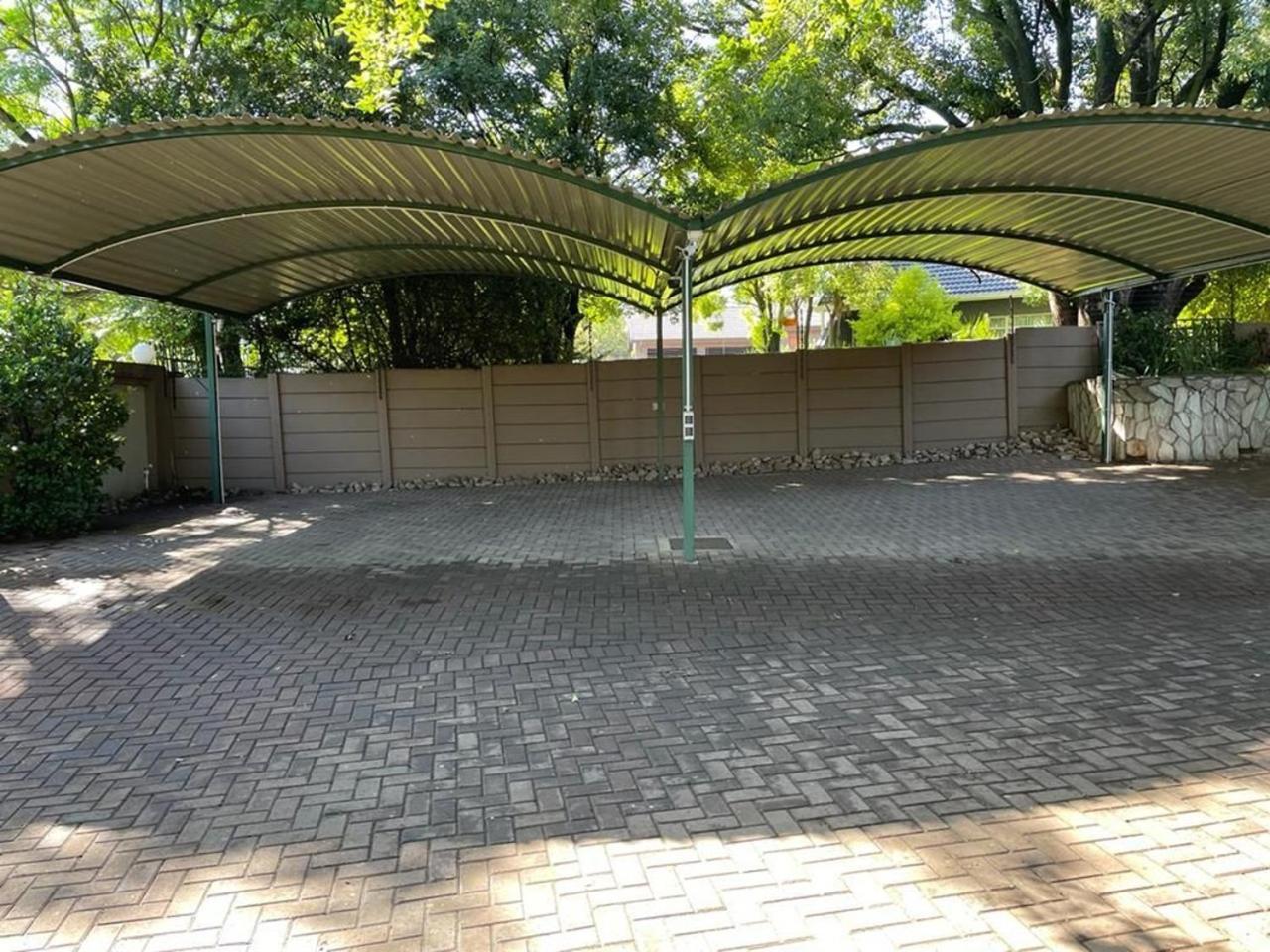 Spies Villa - Fast Wi-Fi, Netflix And Generator Middelburg  Exterior photo